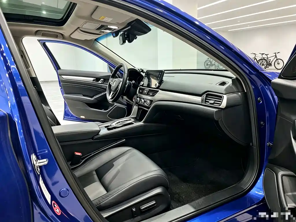 Honda Accord — фото 9