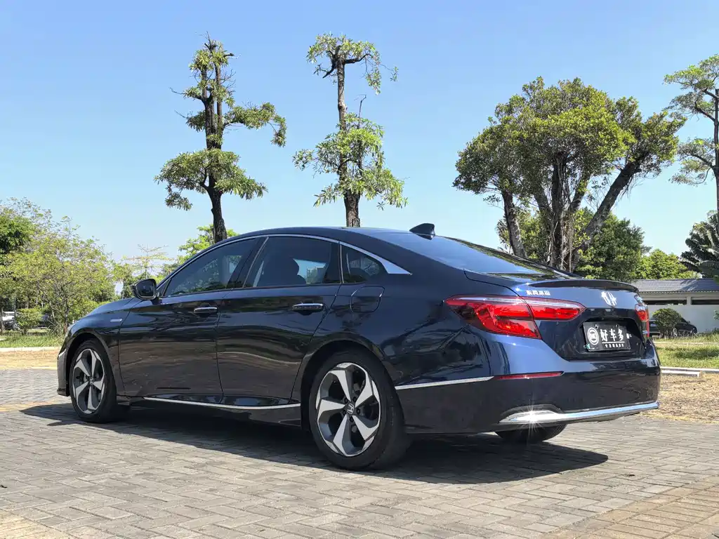 Honda Inspire — фото 13