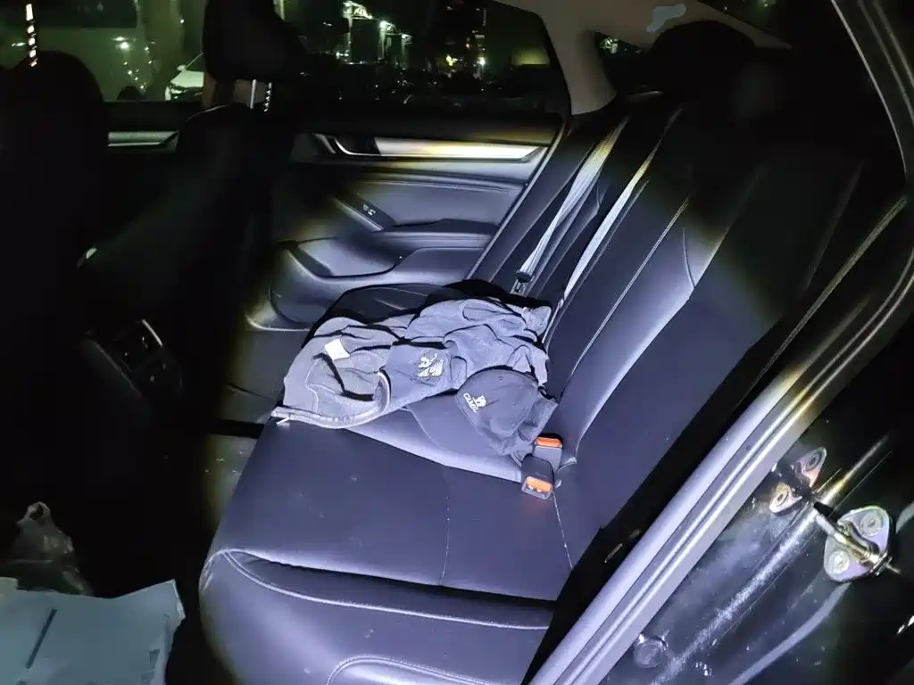 Honda Accord — фото 18