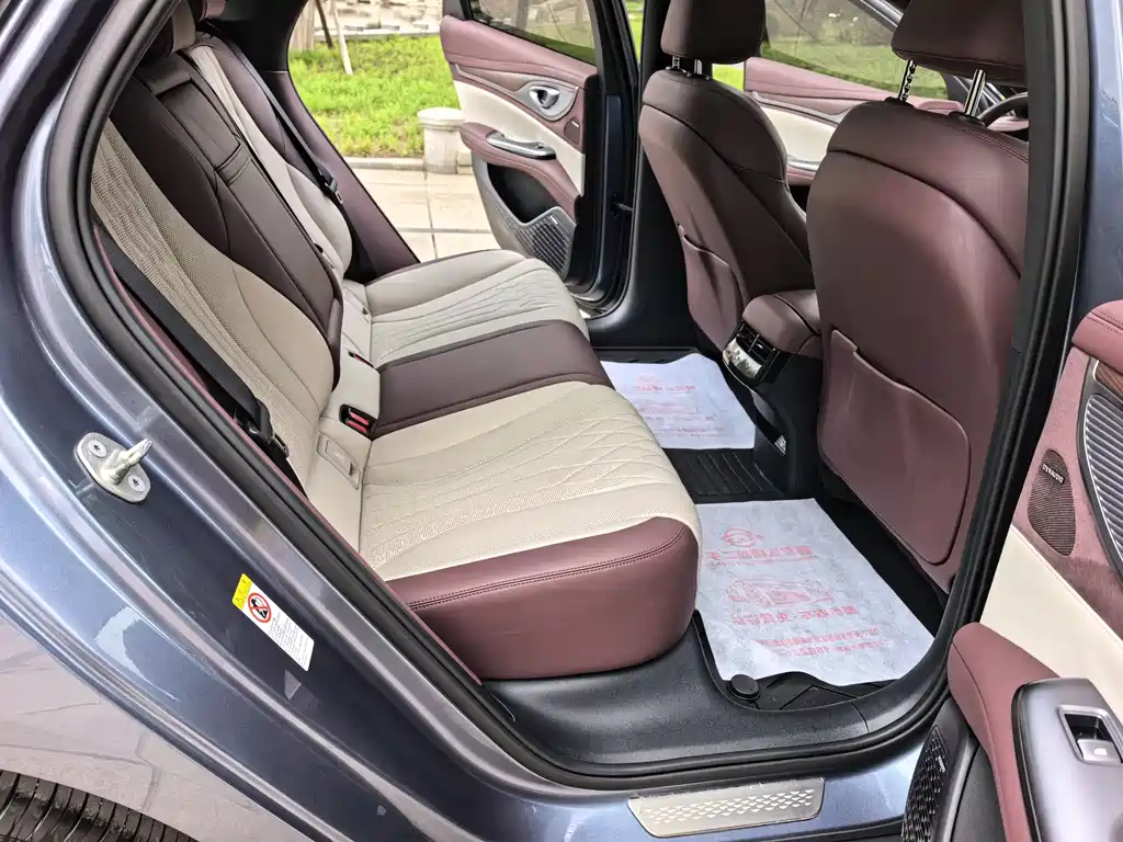 BYD Seal — фото 8