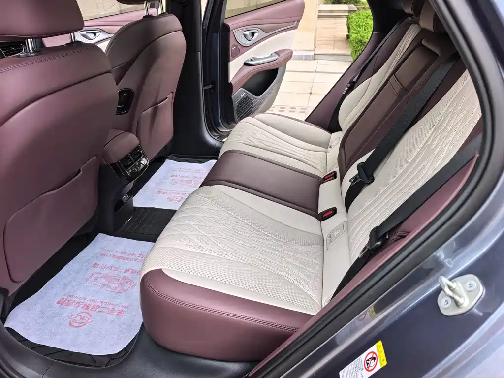 BYD Seal — фото 9