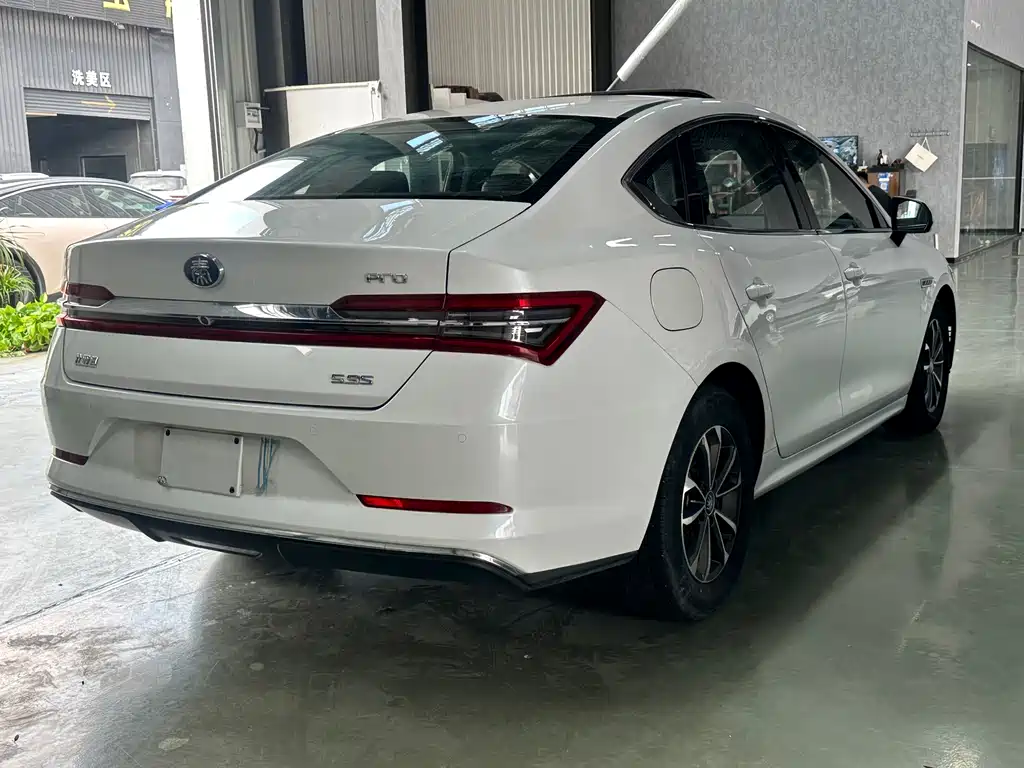 BYD Qin Pro NEV — фото 7