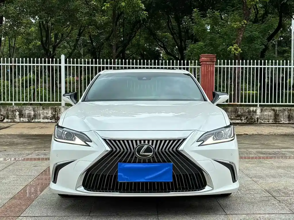 Lexus ES — фото 2