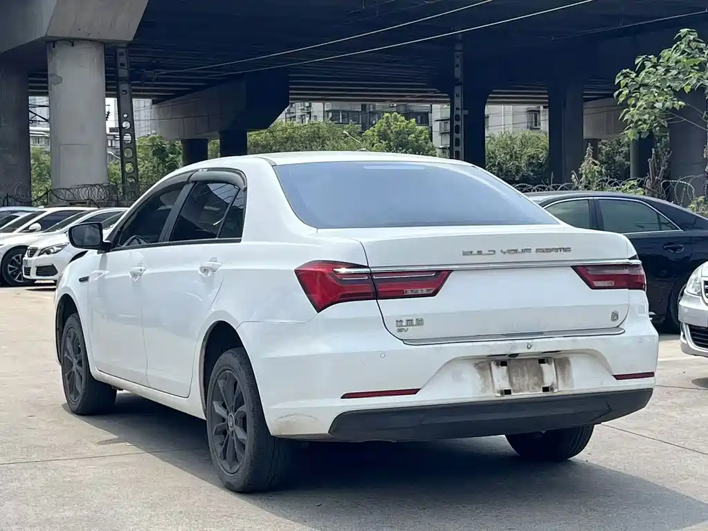 BYD Qin NEV — фото 3