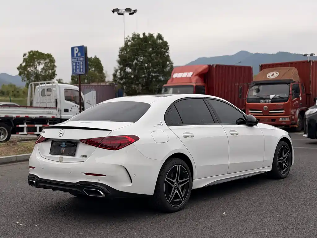 Mercedes-Benz C-Class — фото 14