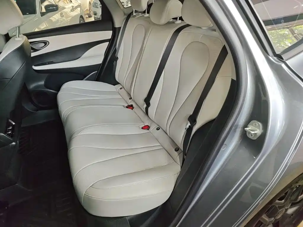 BYD Seal 05 DM-i — фото 17
