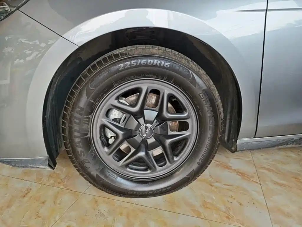 BYD Seal 05 DM-i — фото 23