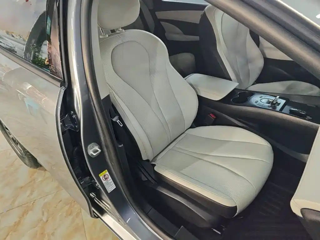 BYD Seal 05 DM-i — фото 25