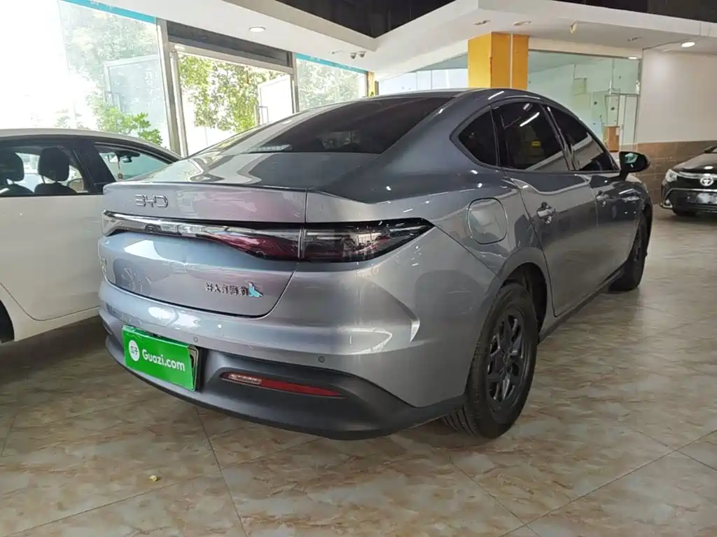 BYD Seal 05 DM-i — фото 7