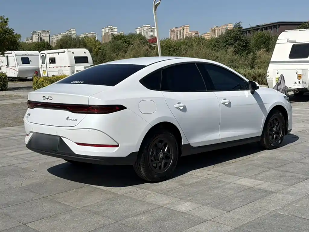 BYD Qin PLUS — фото 11