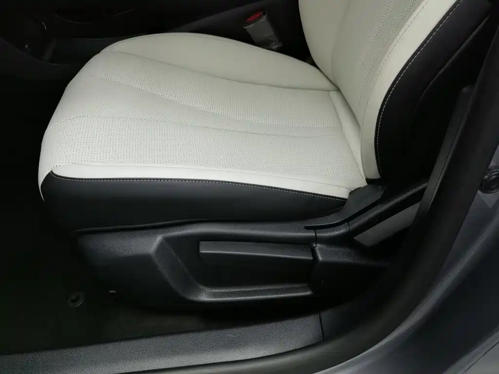 BYD Seal 05 DM-i — фото 20