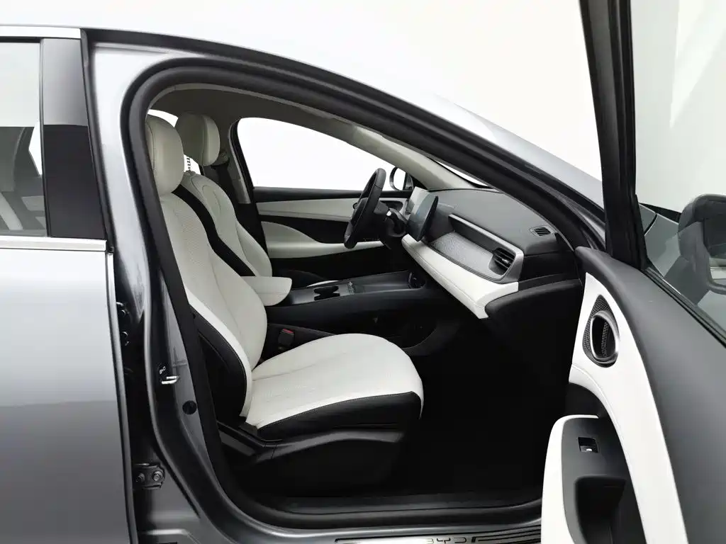 BYD Seal 05 DM-i — фото 23