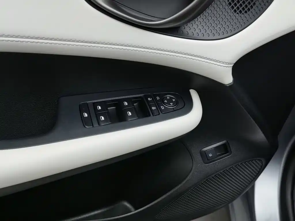 BYD Seal 05 DM-i — фото 9