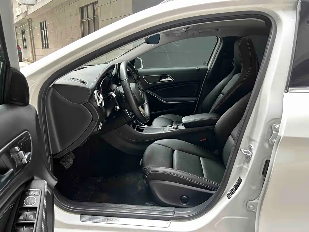 Mercedes-Benz GLA — фото 11