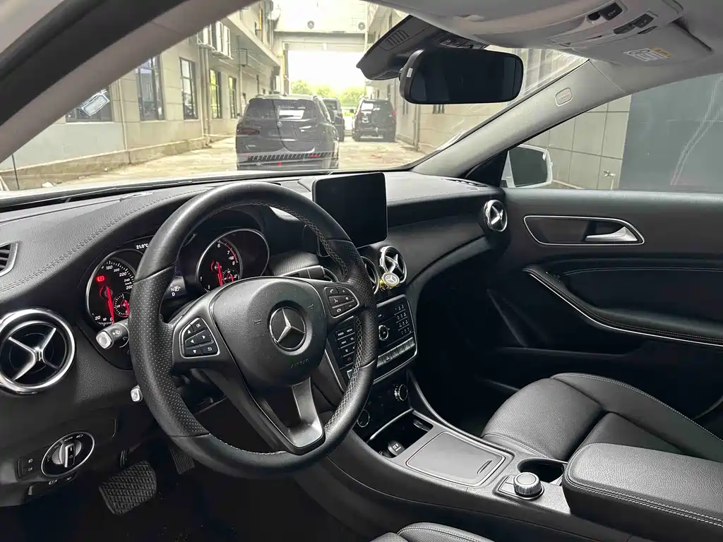 Mercedes-Benz GLA — фото 14
