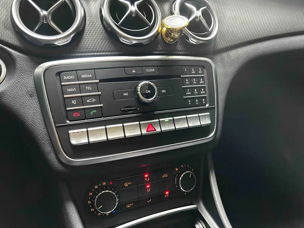 Mercedes-Benz GLA — фото 17