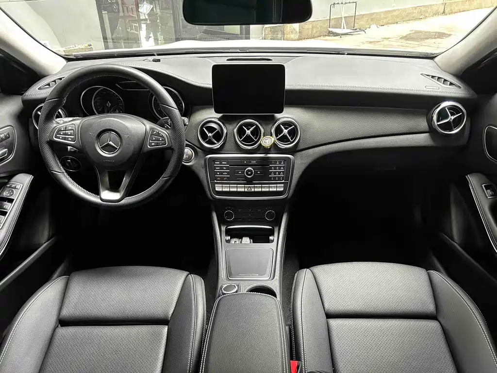 Mercedes-Benz GLA — фото 6