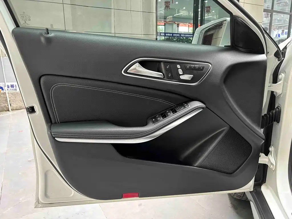 Mercedes-Benz GLA — фото 10