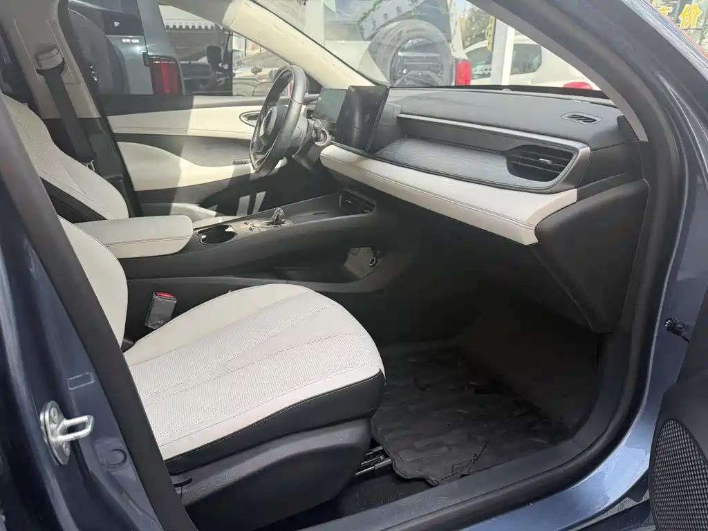 BYD Seal 05 DM-i — фото 6
