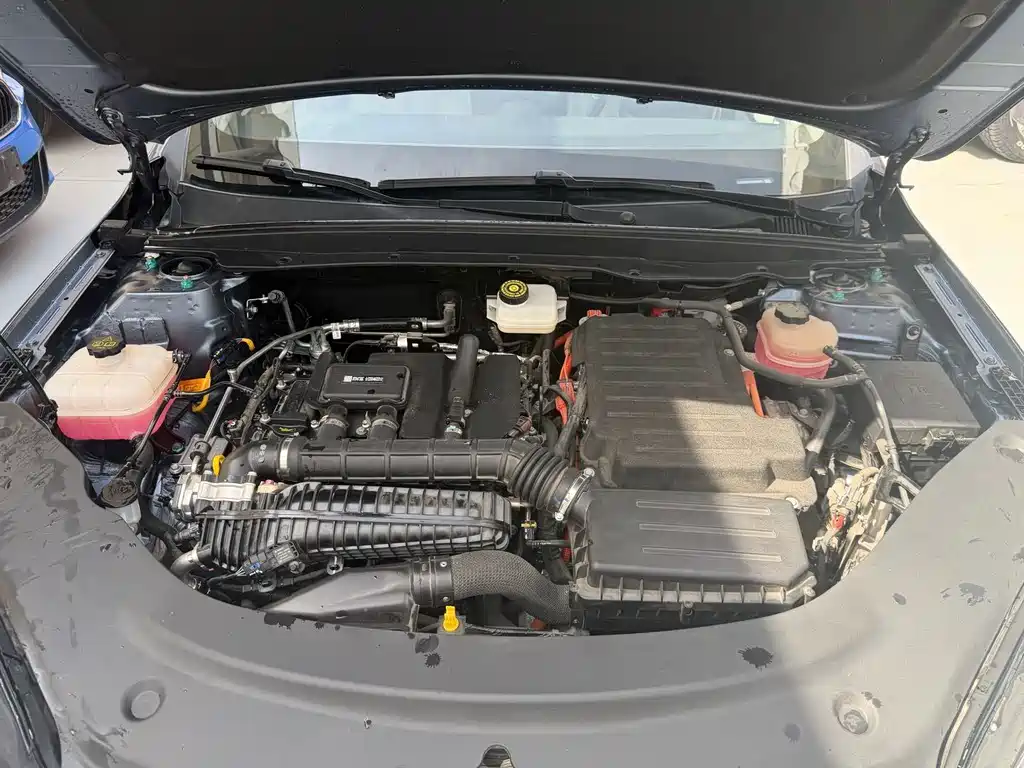BYD Seal 05 DM-i — фото 10