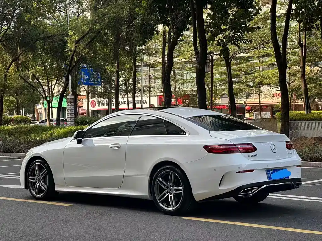 Mercedes-Benz E-Class (Import) — фото 4