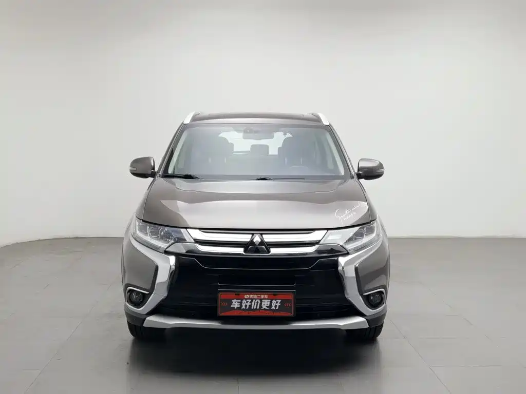 Mitsubishi Outlander — фото 3