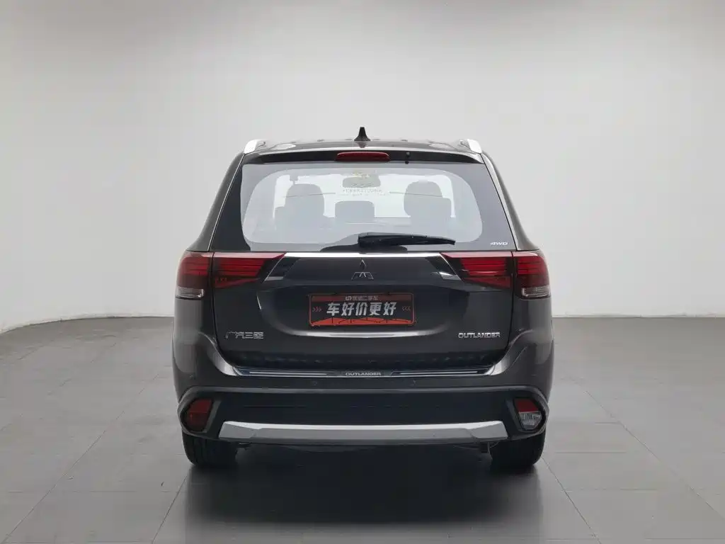 Mitsubishi Outlander — фото 4