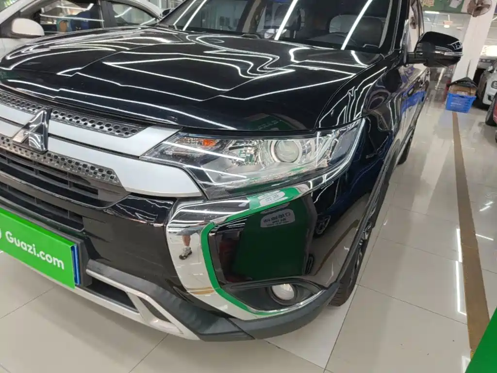 Mitsubishi Outlander — фото 23