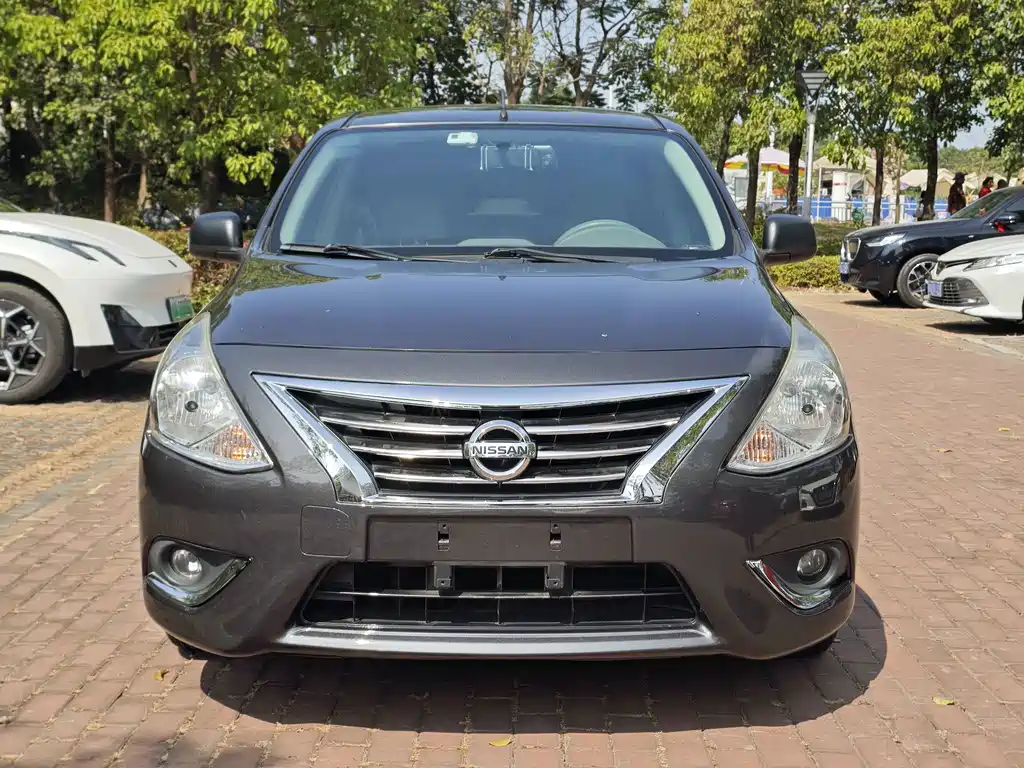 Nissan Sunny — фото 3