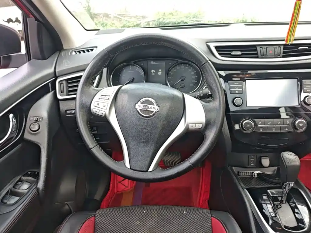 Nissan Qashqai — фото 10
