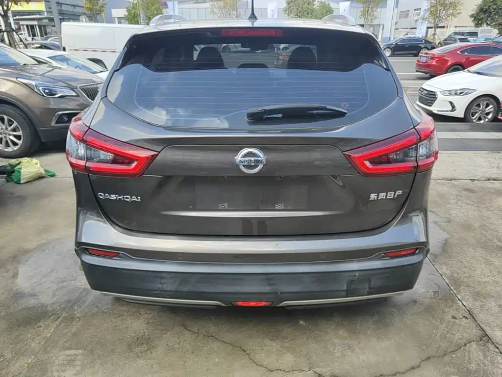 Nissan Qashqai — фото 5