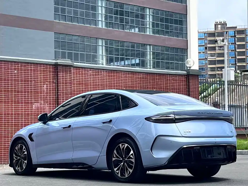 BYD Seal — фото 4