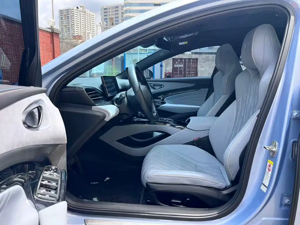 BYD Seal — фото 8