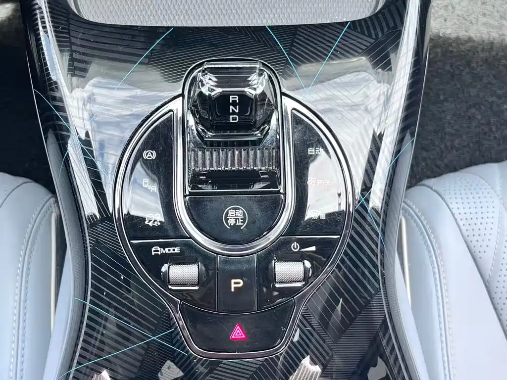 BYD Seal — фото 10