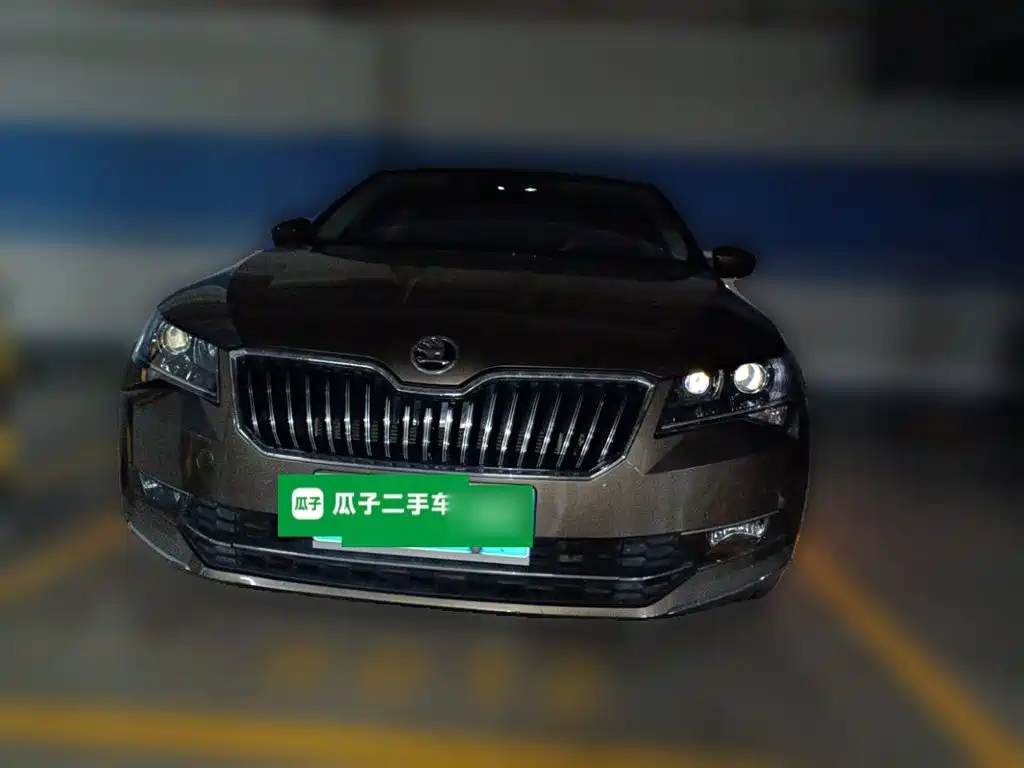 Skoda Superb — фото 2