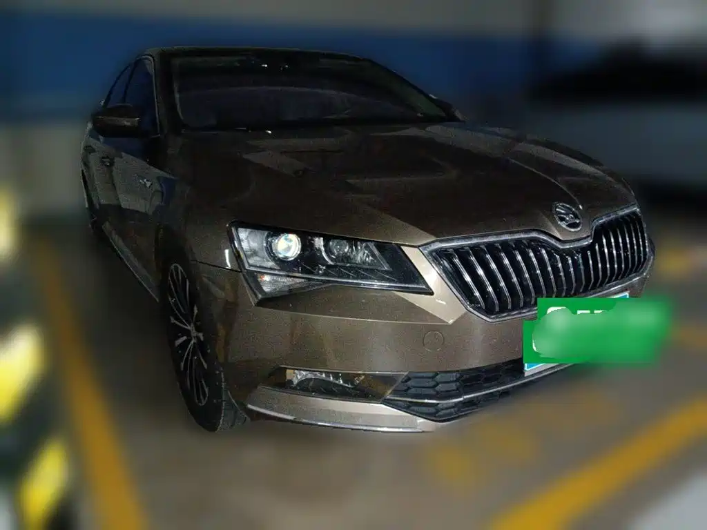 Skoda Superb — фото 3