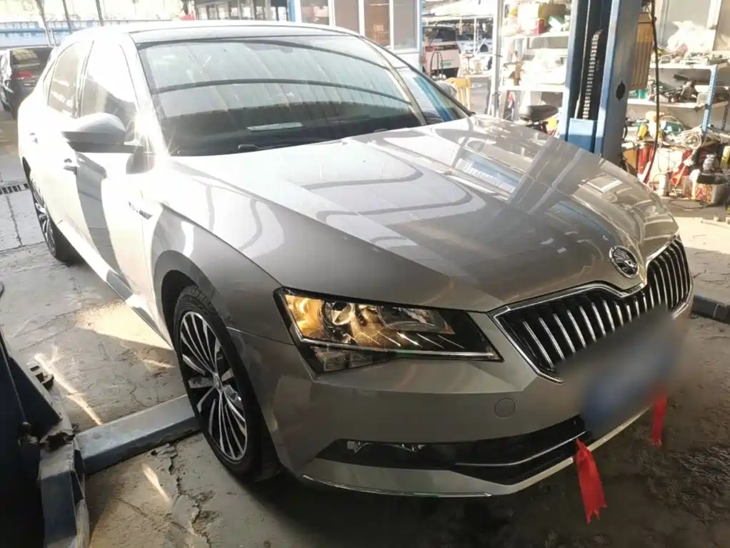 Skoda Superb — фото 3