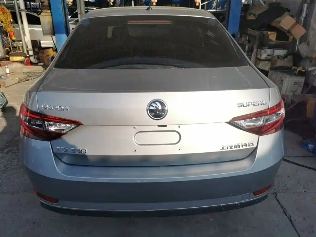 Skoda Superb — фото 5