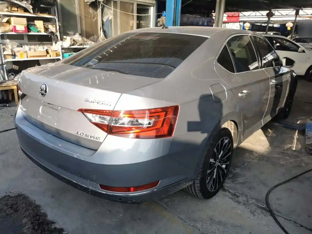 Skoda Superb — фото 6