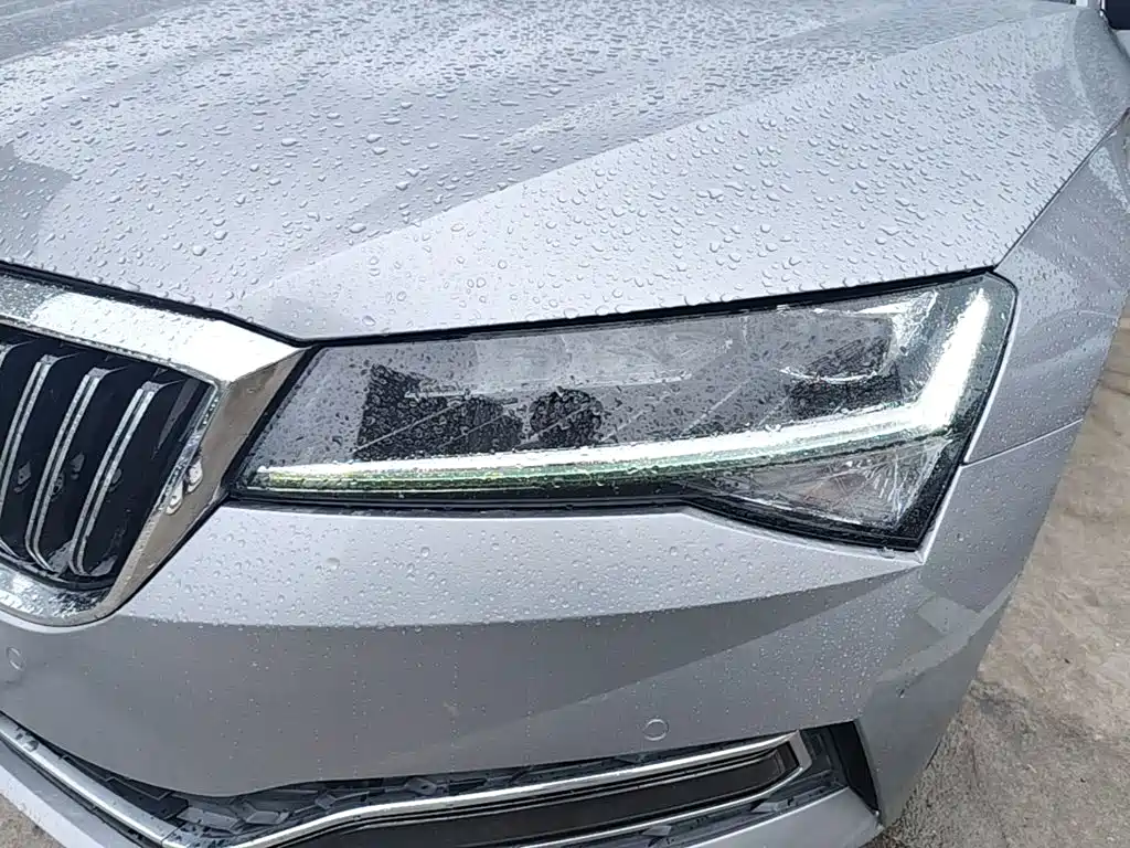 Skoda Superb — фото 23