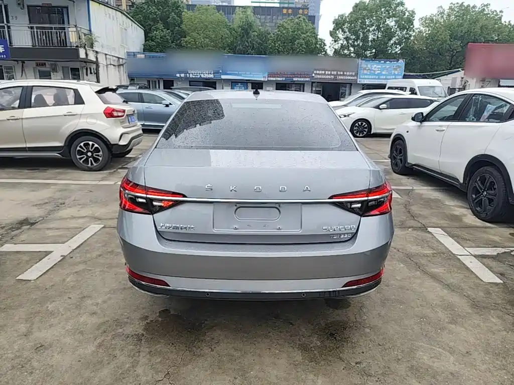 Skoda Superb — фото 5