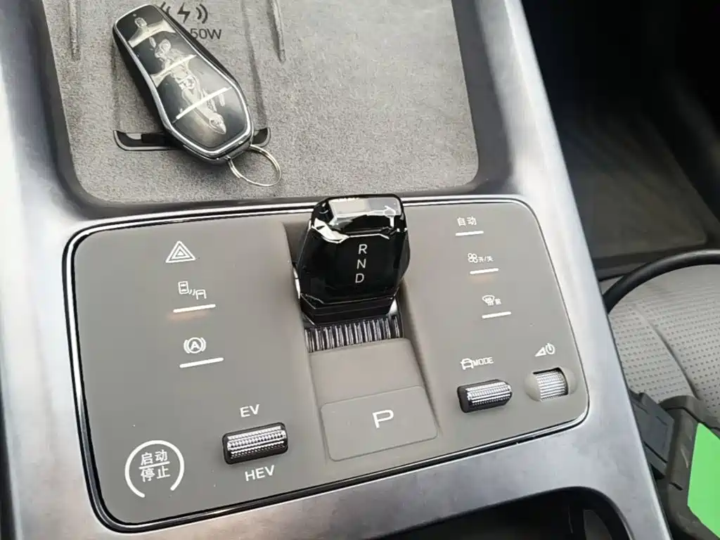 BYD Seal 07 DM-i — фото 14