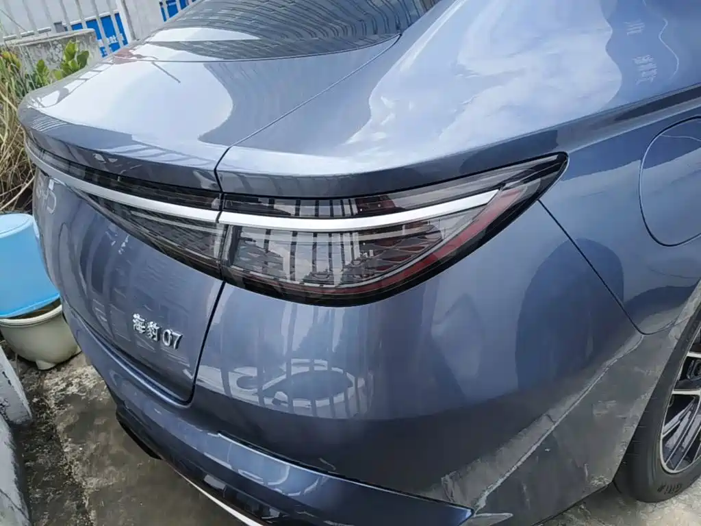 BYD Seal 07 DM-i — фото 8