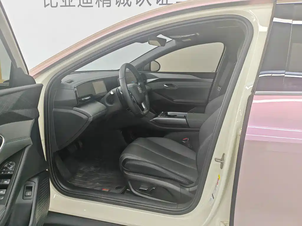 BYD Qin L — фото 8