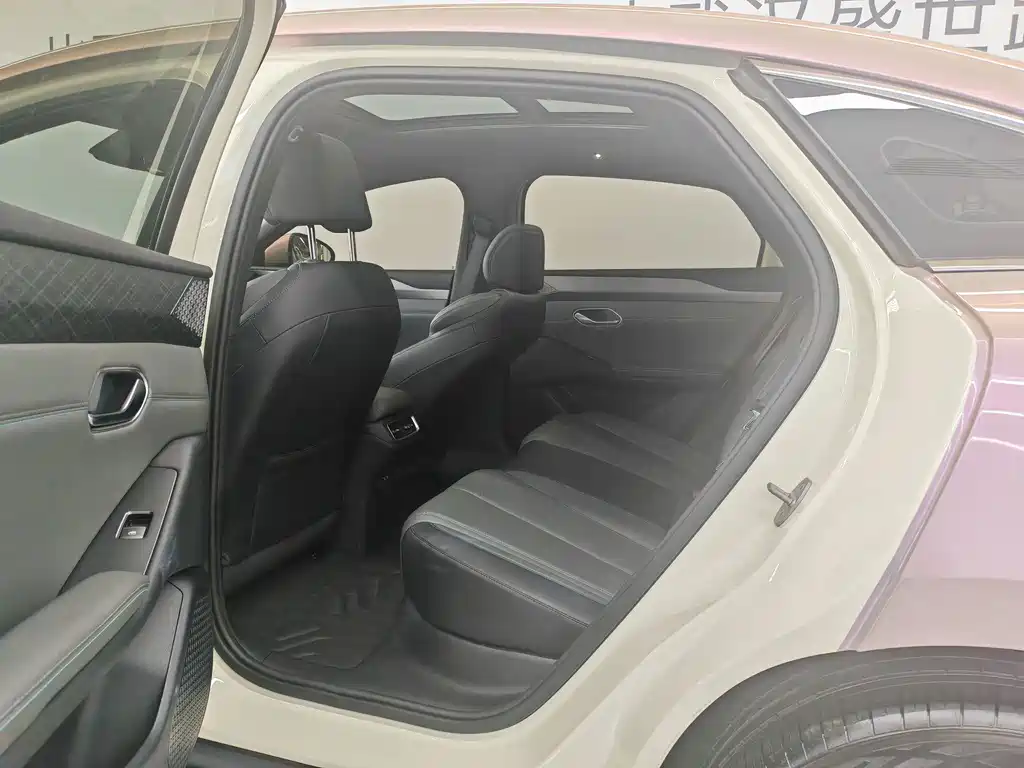 BYD Qin L — фото 9
