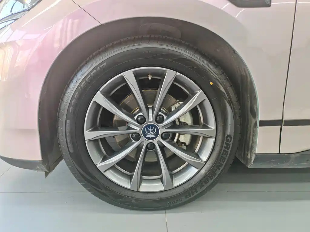 BYD Qin L — фото 10