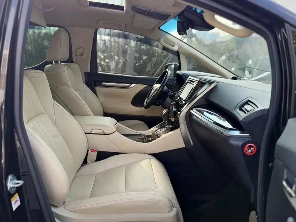 Toyota Vellfire — фото 11