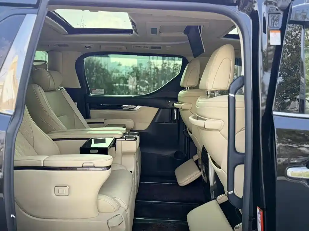 Toyota Vellfire — фото 13
