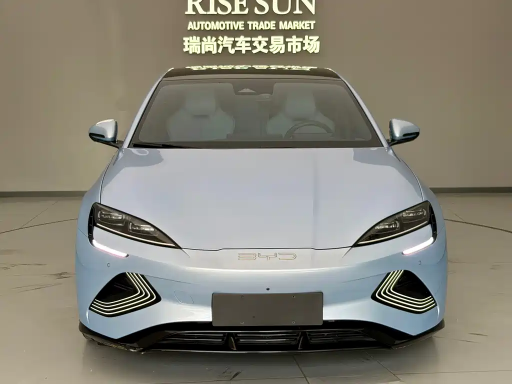 BYD Seal — фото 2