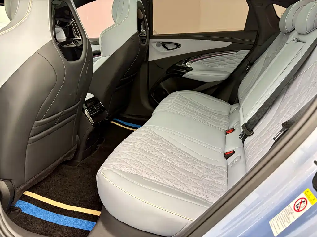 BYD Seal — фото 13